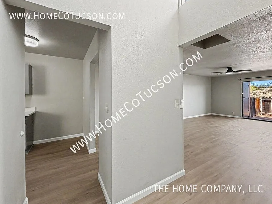 Building Photo - 5108 N Avenida Primera