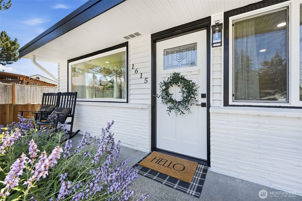 1615 N 196th Place, Shoreline, WA - View 3