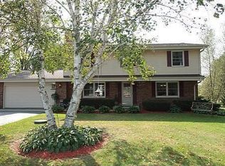 S46W25291 Meadow View Ct E, Waukesha, WI 53189