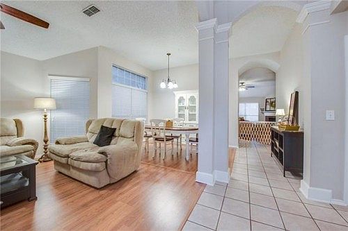 4th image of 2549 Forestwood Dr