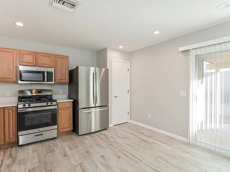 1123 W Calle Del Libro Dorado — Photo 5