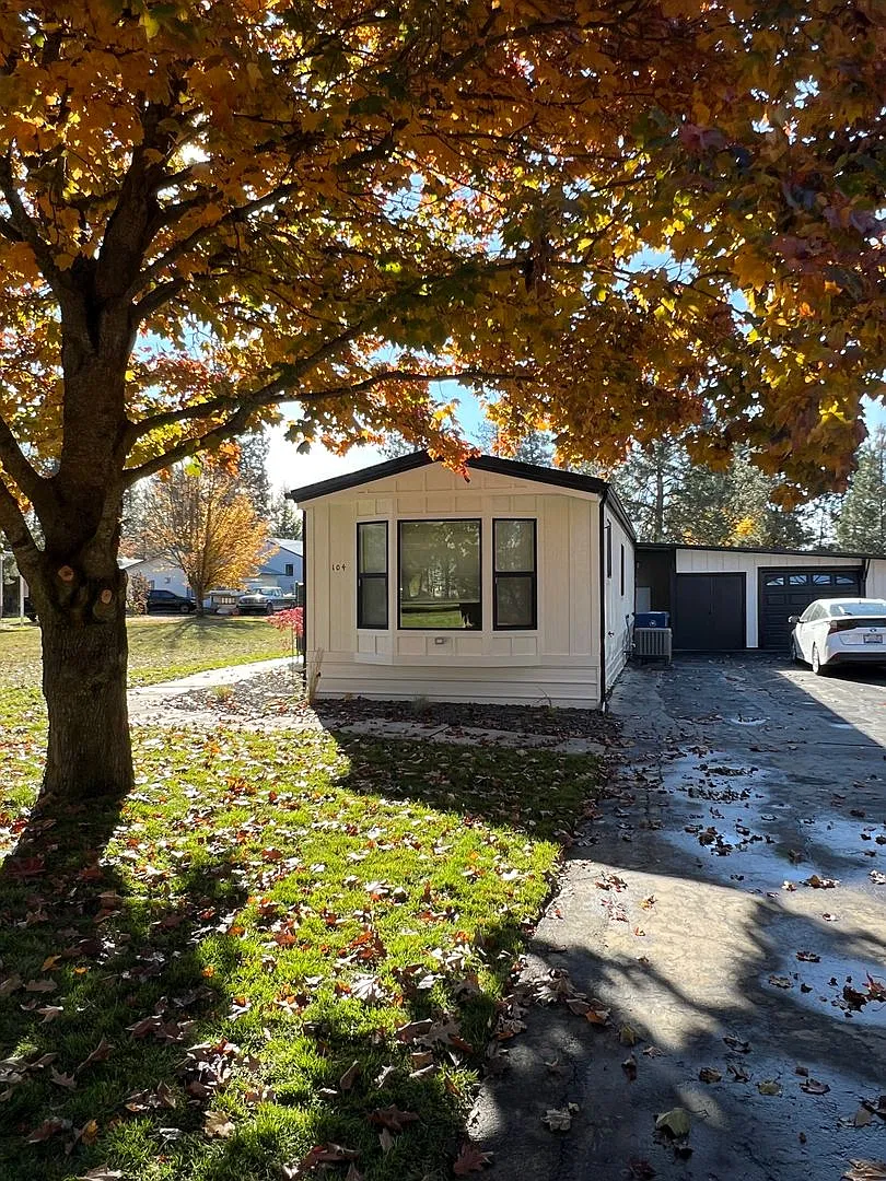 Newly Remodeled 2 bed, 1 bathroom Single Family Home Available for Rent in Deer Park, WA! — Photo 2