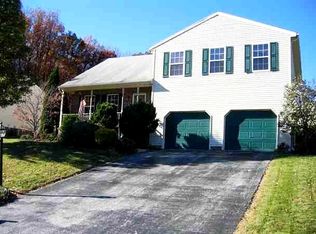 19 Ivy Cir, Hanover, PA 17331