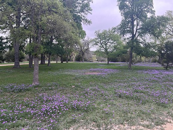 4th image of 1719 Sisterdale Rd