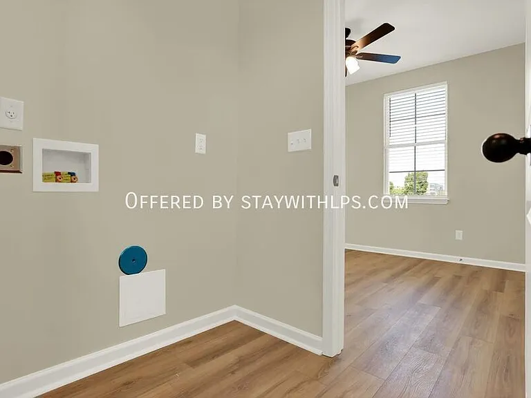 703 N 3rd St — Photo 16