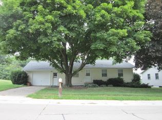 452 W 7th St, Monticello, IA 52310