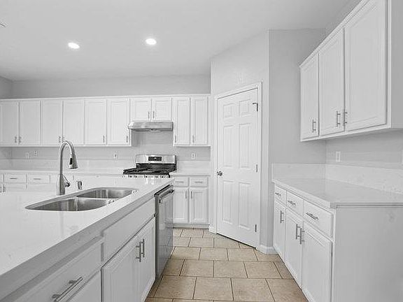 3rd image of 1478 Trellis Street