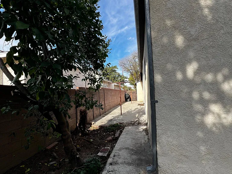 16638 Haynes St — Photo 14
