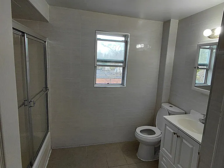 32 Locust Ave — Photo 8