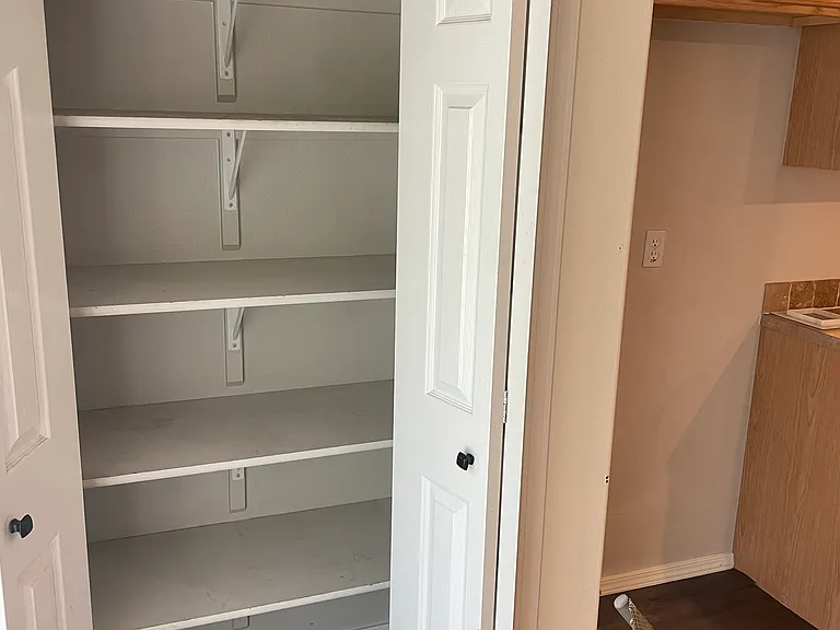 170 E Carver Dr — Photo 15