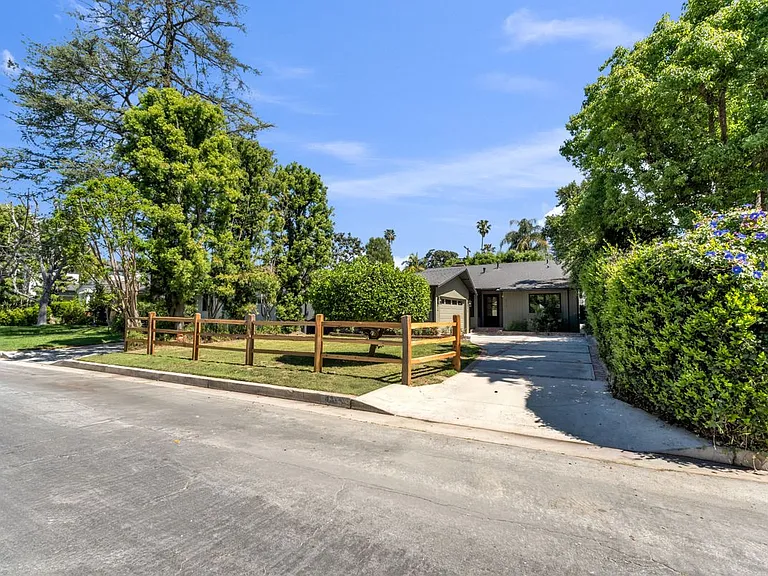 4316 Bellaire Ave — Photo 48