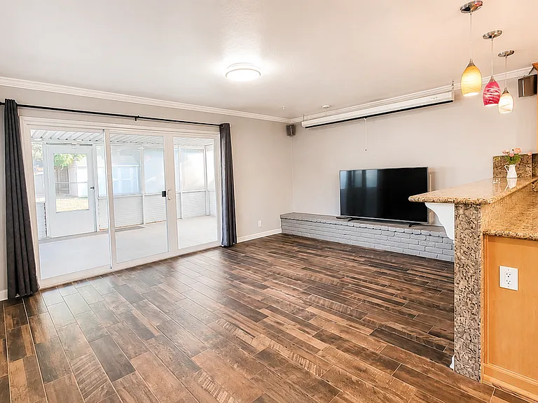 2132 Forbes Ave — Photo 13