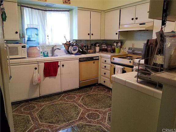 3rd image of 134 S Magnolia Ave Unit 1B