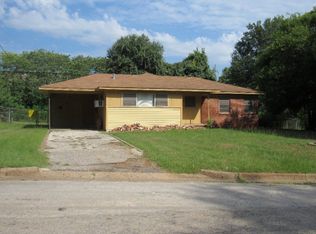 103 Romallen Dr, Palestine, TX 75801