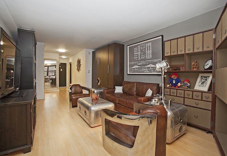 1st image of 301 E 40th St #5T