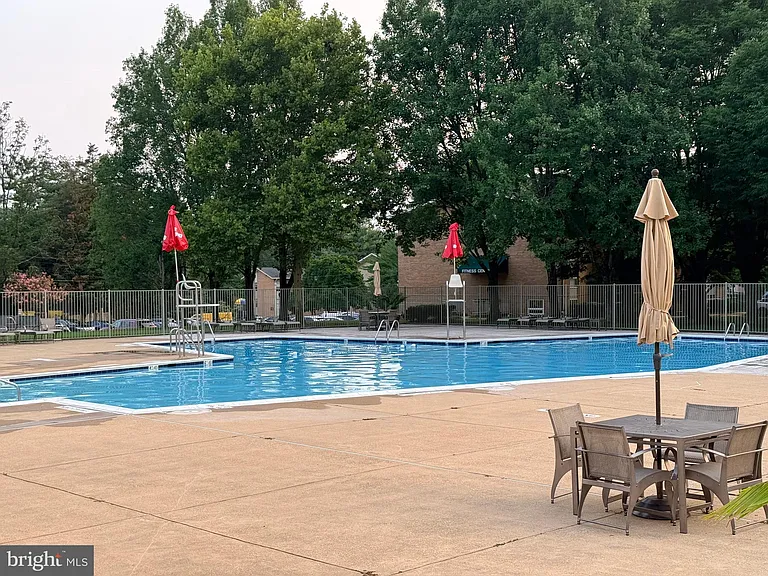 2850 Dover Ln #203 — Photo 24