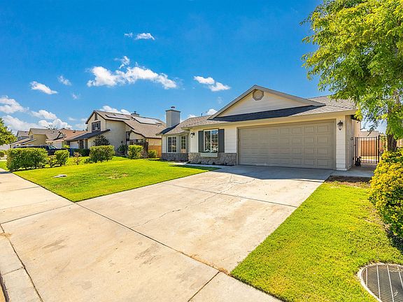 3rd image of 37663 Lilacview Ave