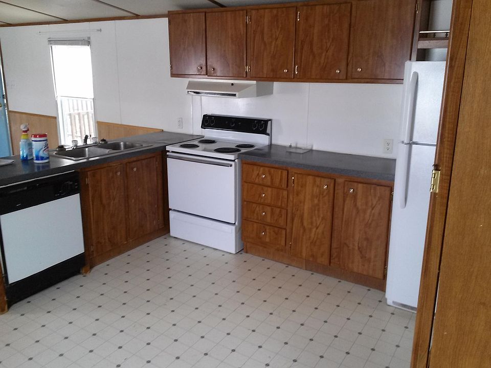 2nd image of 426 Grand Ave #3