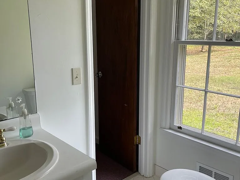 1180 Robinhood Rd — Photo 31