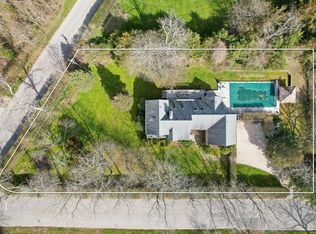 102 N Captains Neck Ln, Southampton, NY 11968