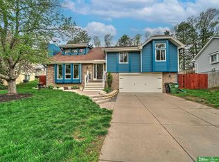 1329 Scott Rd, Papillion, NE 68046