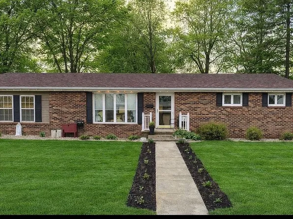 991 17th St, Carlyle, IL 62231