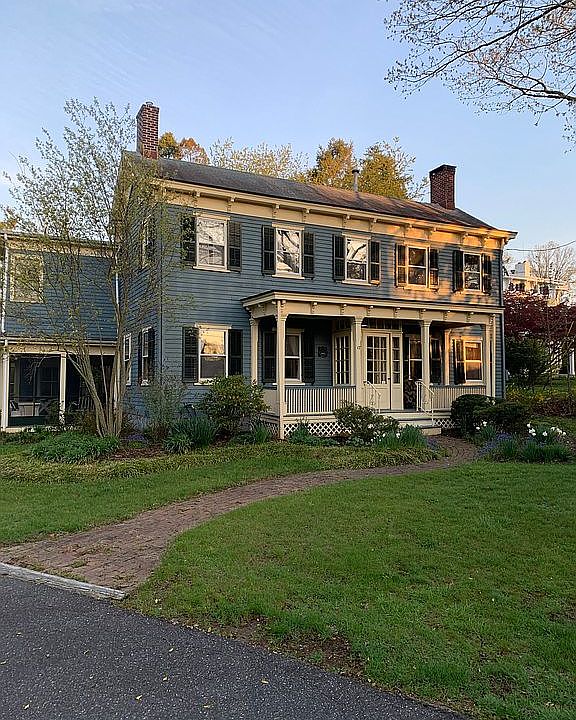 1st image of 17 Bunker Hill Dr