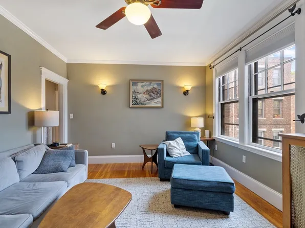 120 Sutherland Rd APT 7, Brighton, MA 02135
