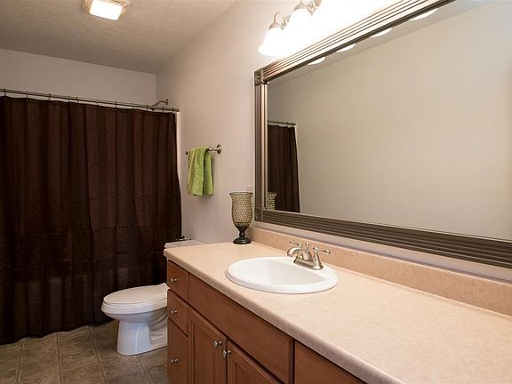 3rd image of 1490 Velvet Ln