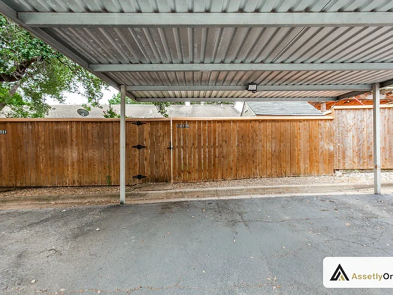 13719 Flagstone Ln — Photo 25