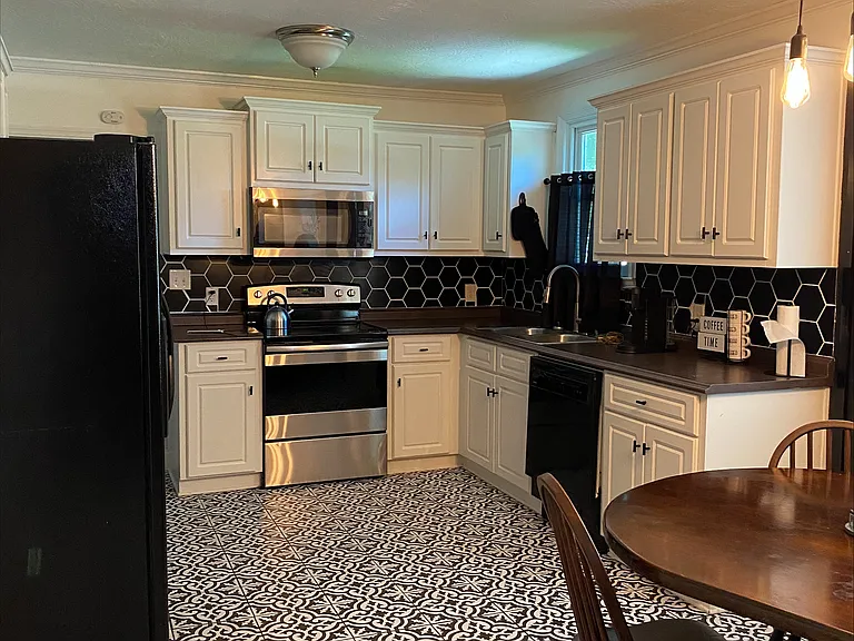 127 Warren Rd — Photo 14