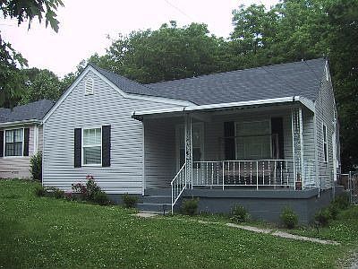 901 Broadmoor