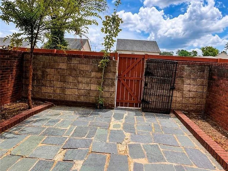 3254 Strawberry Ln — Photo 15