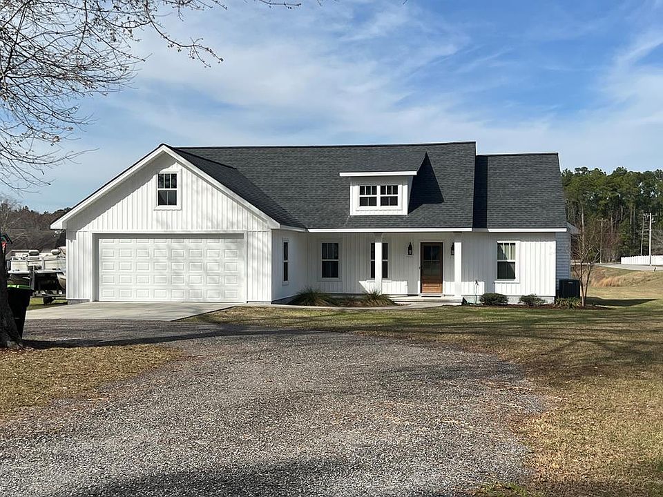 1st image of 20 Carmel Dr