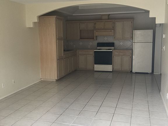 2nd image of 2108 Peridot St APT 1