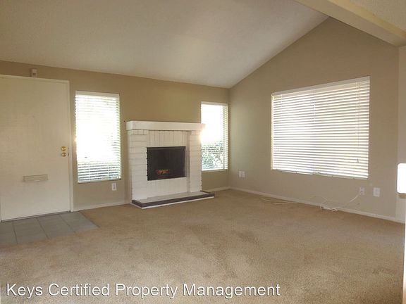3rd image of 10607 Porto Ct