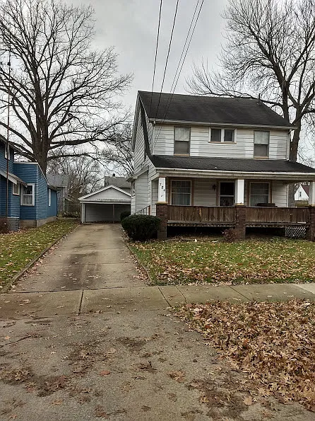 784 Willard Ave NE photo 1