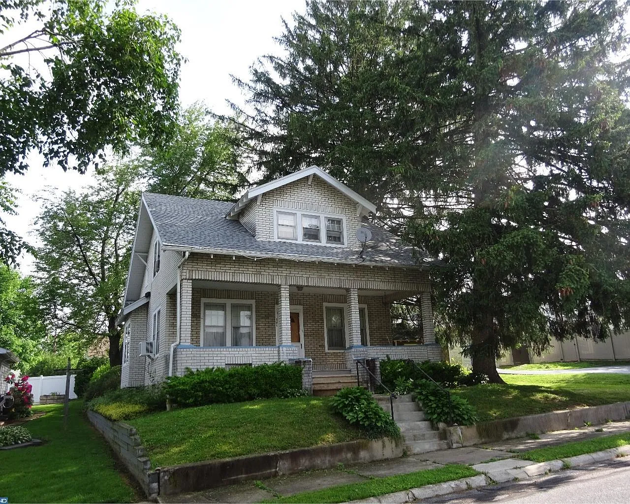 131 E Gaul St photo 1