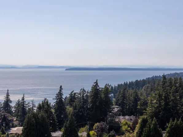 1475 Foster St #1501, White Rock, BC V4B 5L8