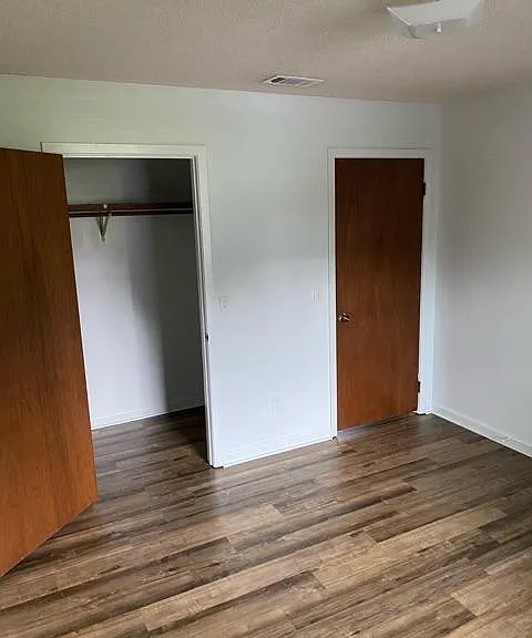 1029 Lawhorne Dr — Photo 10