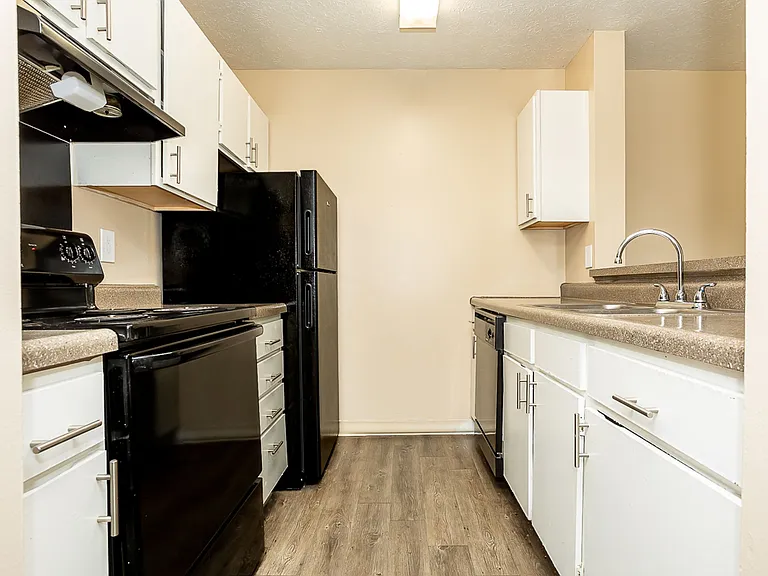 Fox Brook Apartments — Photo 6
