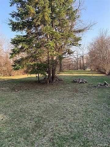 2nd image of 30615 Shiawassee Rd
