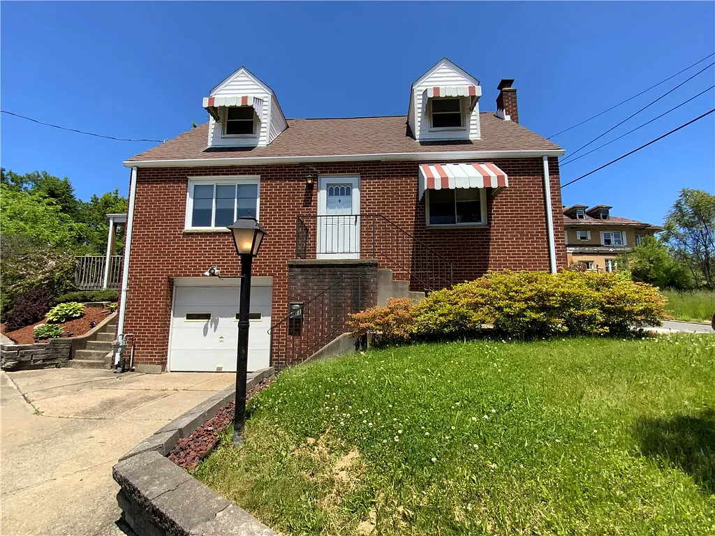 481 Oregon Ave photo 1