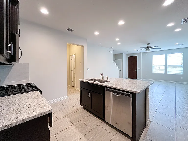 6814 E Riverside Dr #54 — Photo 13