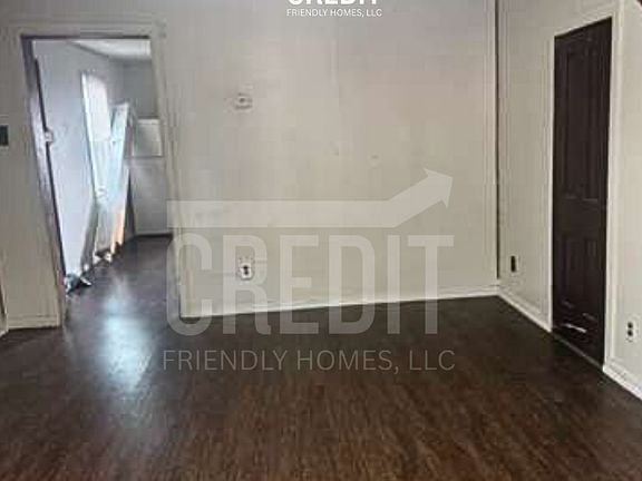 3rd image of 1642 3rd St