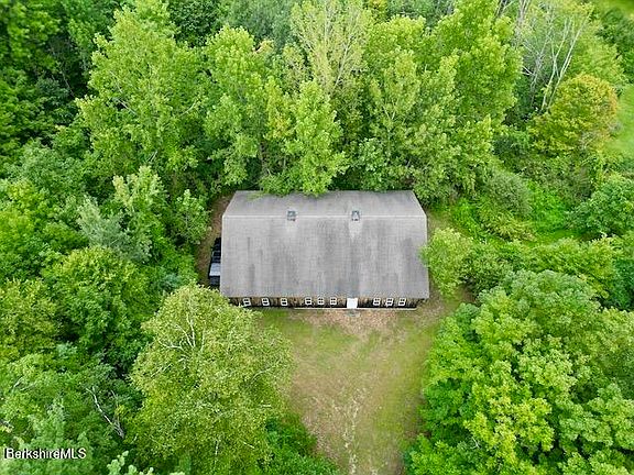 4th image of 14 Blue Hill Rd