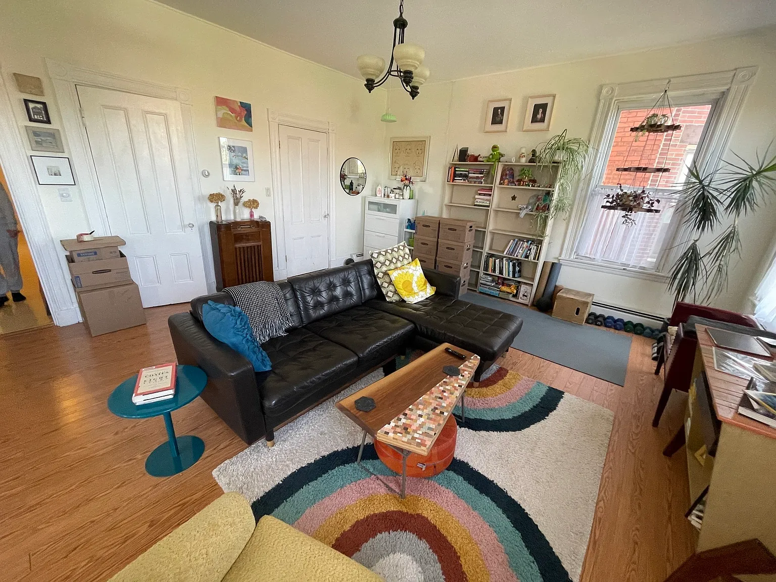 3 bed, 1250 sqft, $3,900 — Photo 2