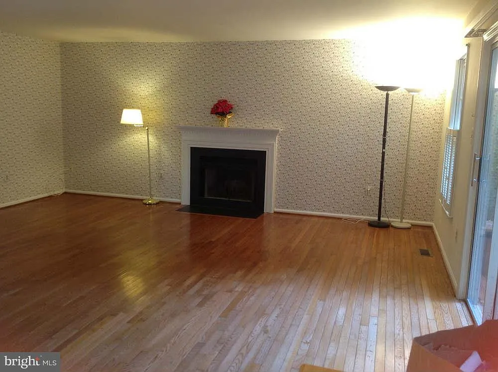 4 bed, 3.5 bath, 2452 sqft, $3,400 — Photo 4