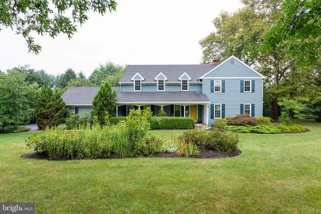 120 Beaumont Pl photo 1