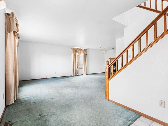4th image of 1827 Churchill Ct